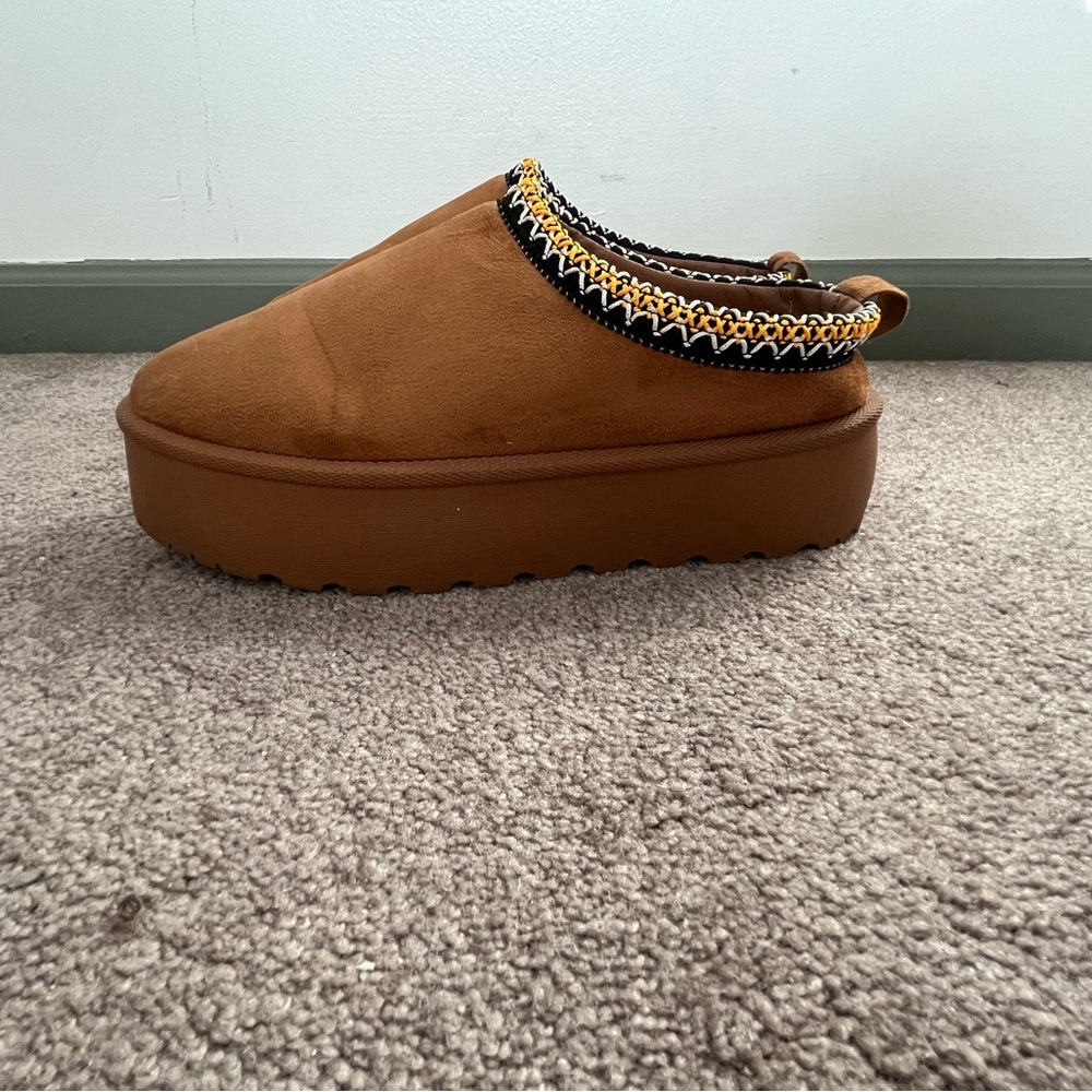 Mudd Tan Platform clogs